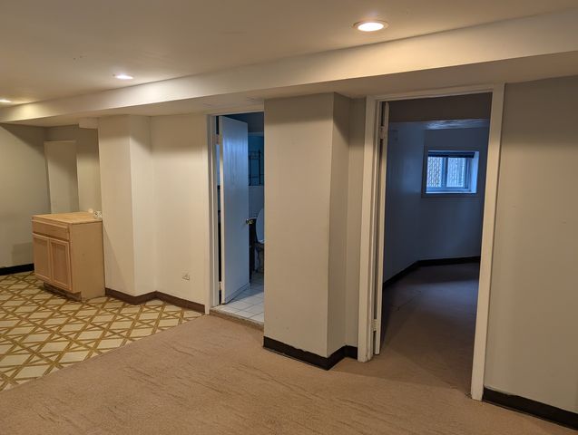 4055 W Nelson Street, Chicago, IL 60641