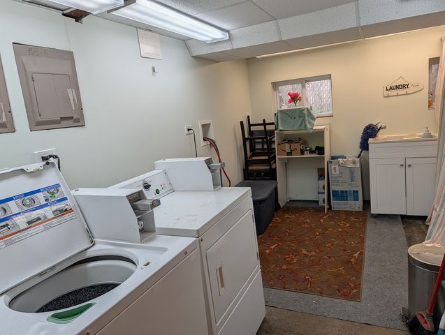 4055 W Nelson Street, Chicago, IL 60641