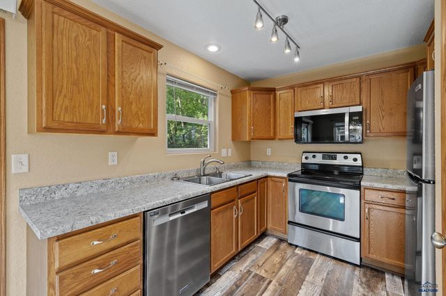 2345 E ST FRANCIS, Rapid City, SD 57703