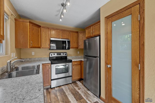 2345 E ST FRANCIS, Rapid City, SD 57703
