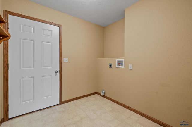 2345 E ST FRANCIS, Rapid City, SD 57703