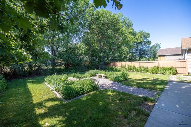 2345 E ST FRANCIS, Rapid City, SD 57703