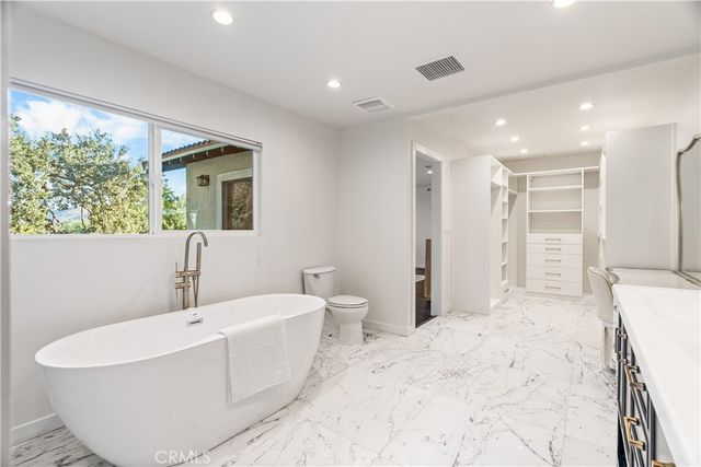 5712 Fairview Pl., Agoura Hills, CA 91301