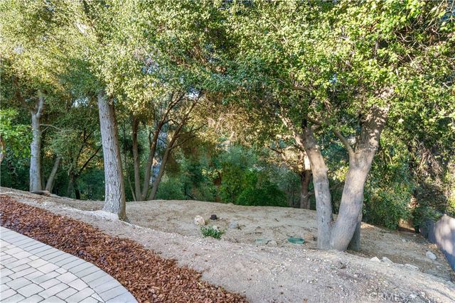 5712 Fairview Pl., Agoura Hills, CA 91301