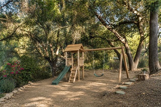 5712 Fairview Pl., Agoura Hills, CA 91301