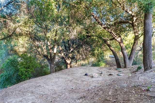 5712 Fairview Pl., Agoura Hills, CA 91301