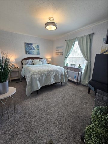 186 Hampton Ave, North Fayette, PA 15126