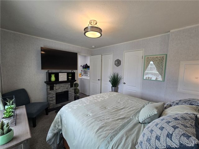 186 Hampton Ave, North Fayette, PA 15126