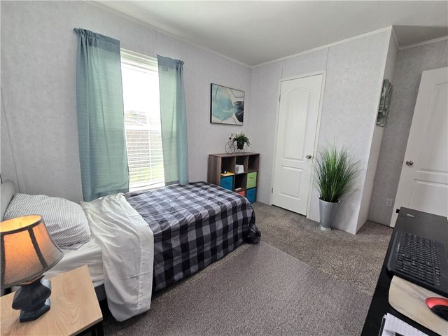 186 Hampton Ave, North Fayette, PA 15126