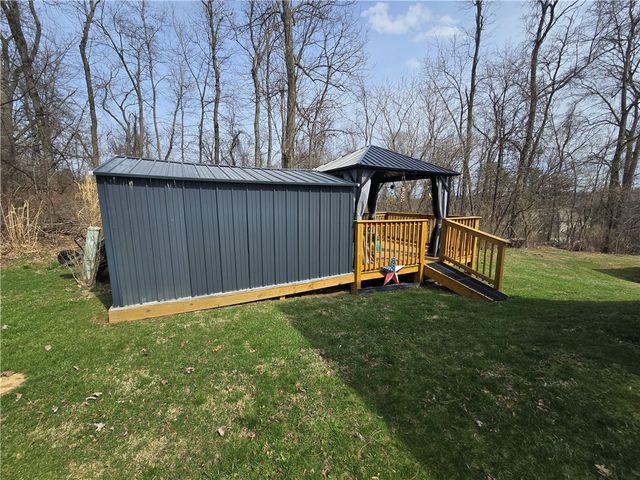 186 Hampton Ave, North Fayette, PA 15126