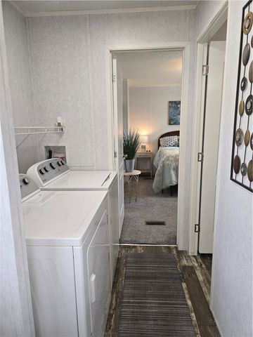 186 Hampton Ave, North Fayette, PA 15126