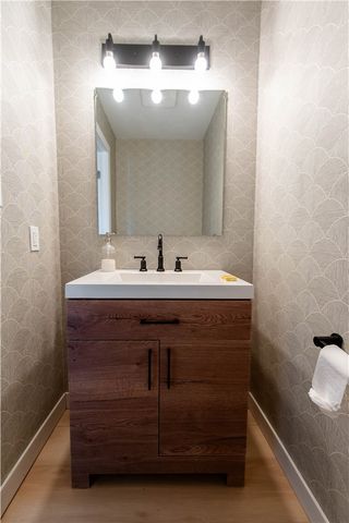 5 Deerfield Dr, Penn Twp, PA 15636