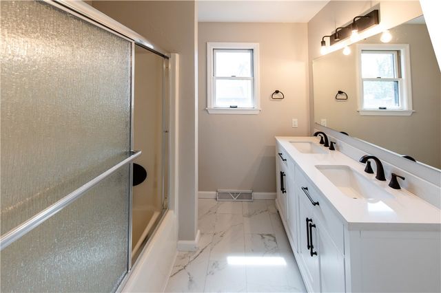 5 Deerfield Dr, Penn Twp, PA 15636