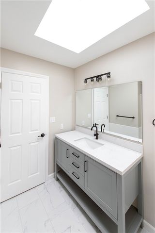 5 Deerfield Dr, Penn Twp, PA 15636