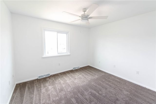 5 Deerfield Dr, Penn Twp, PA 15636