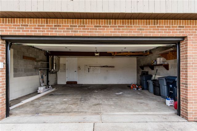 5 Deerfield Dr, Penn Twp, PA 15636