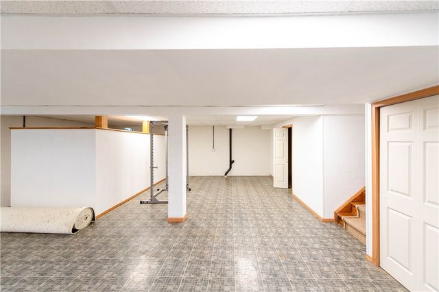 5 Deerfield Dr, Penn Twp, PA 15636