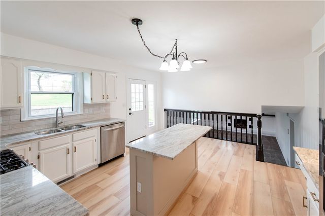 5 Deerfield Dr, Penn Twp, PA 15636