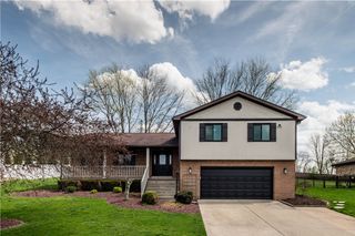 5 Deerfield Dr, Penn Twp, PA 15636