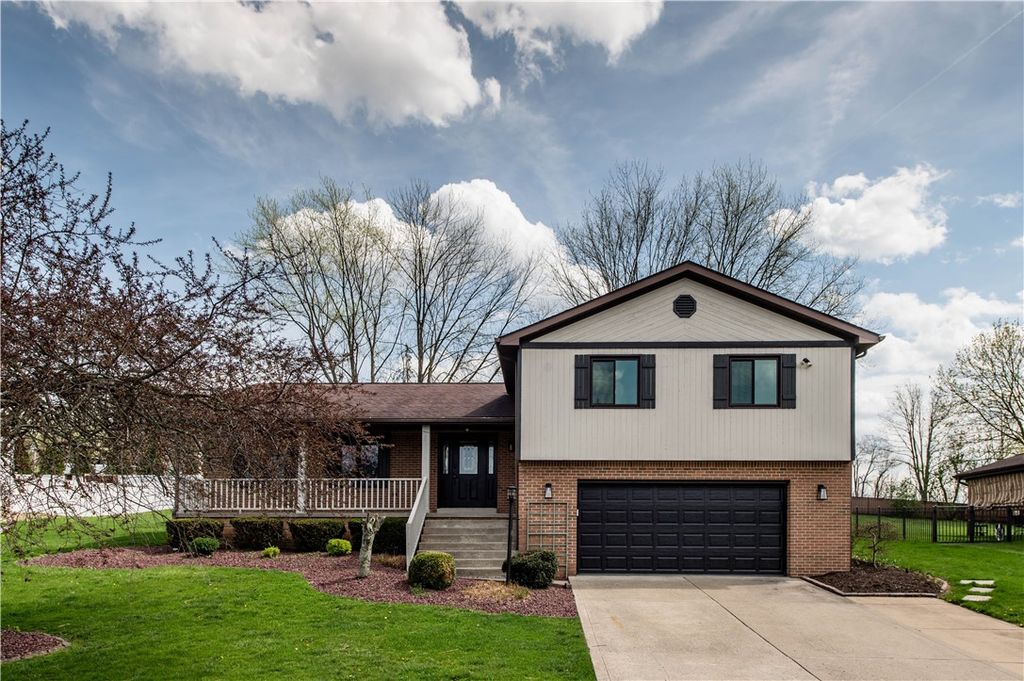 5 Deerfield Dr, Penn Twp, PA 15636