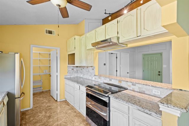910 Green Canyon Drive, Mesquite, TX 75150