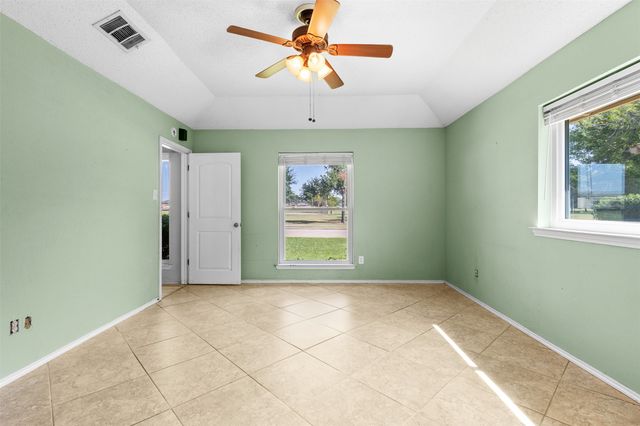 910 Green Canyon Drive, Mesquite, TX 75150