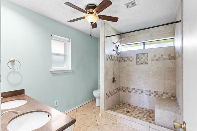 910 Green Canyon Drive, Mesquite, TX 75150