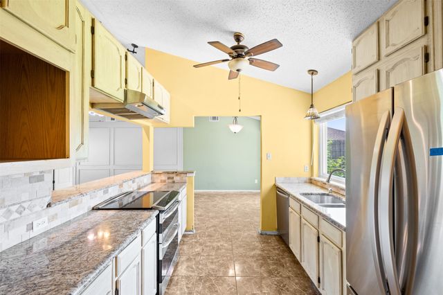 910 Green Canyon Drive, Mesquite, TX 75150
