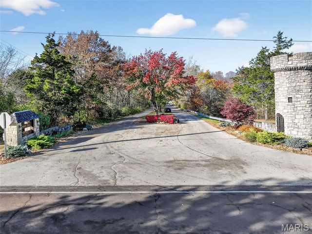 320 Constitution Avenue, De Soto, MO 63020