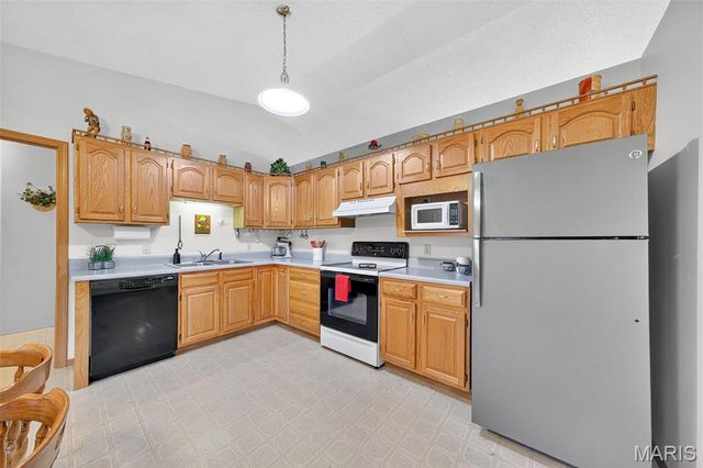 320 Constitution Avenue, De Soto, MO 63020