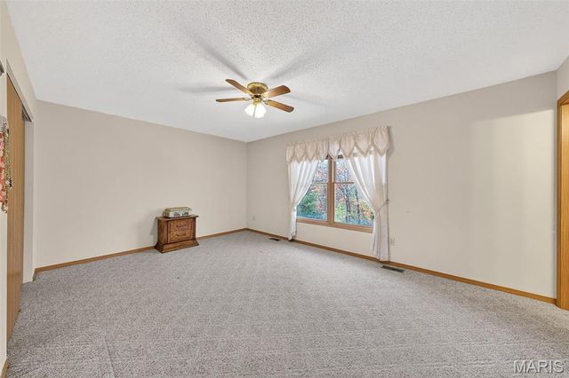 320 Constitution Avenue, De Soto, MO 63020