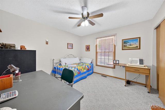 320 Constitution Avenue, De Soto, MO 63020