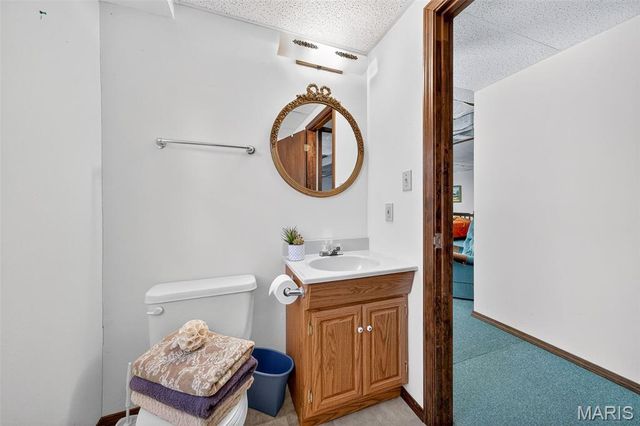 320 Constitution Avenue, De Soto, MO 63020