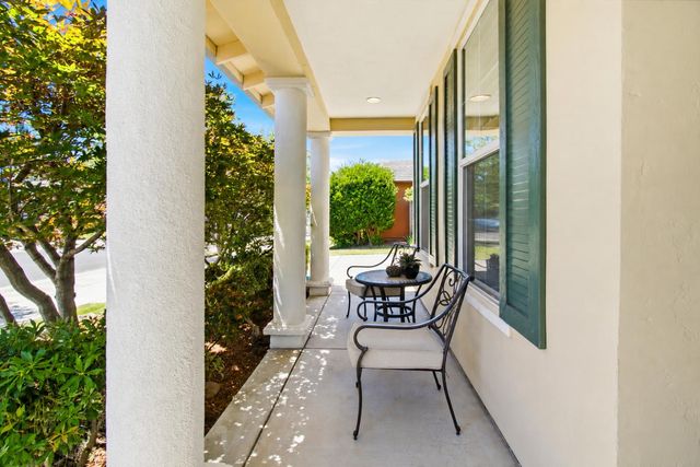 7140 Roycroft Dr, Roseville, CA 95678