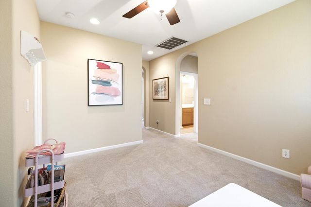 7140 Roycroft Dr, Roseville, CA 95678