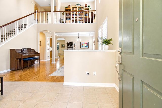 7140 Roycroft Dr, Roseville, CA 95678
