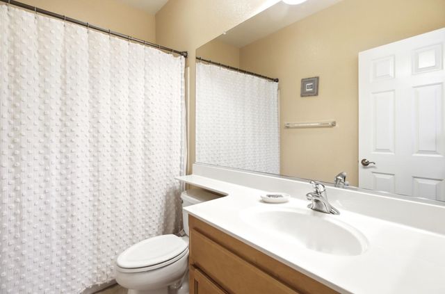 7140 Roycroft Dr, Roseville, CA 95678