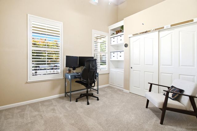 7140 Roycroft Dr, Roseville, CA 95678