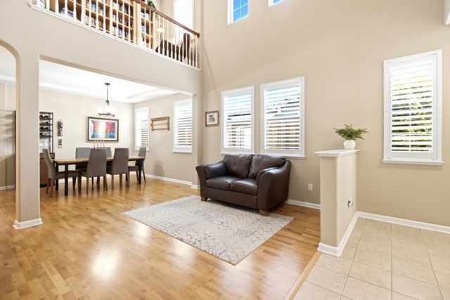 7140 Roycroft Dr, Roseville, CA 95678