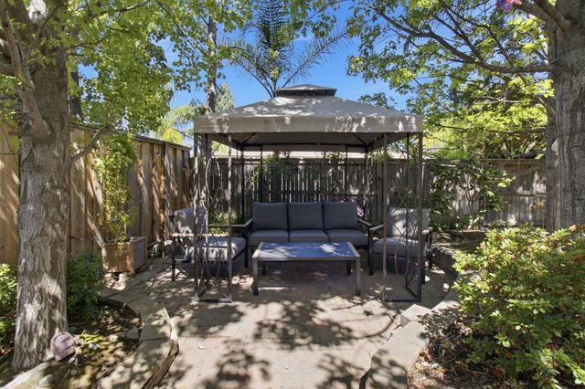 7140 Roycroft Dr, Roseville, CA 95678