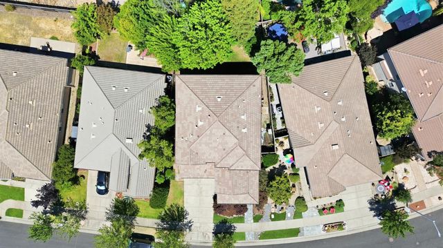 7140 Roycroft Dr, Roseville, CA 95678