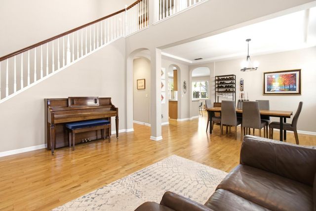 7140 Roycroft Dr, Roseville, CA 95678