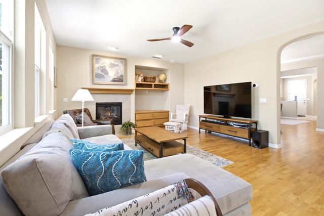 7140 Roycroft Dr, Roseville, CA 95678