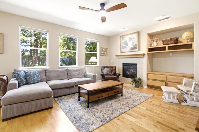 7140 Roycroft Dr, Roseville, CA 95678