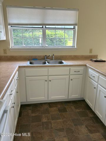 2900 Carthage Drive, Wilmington, NC 28405