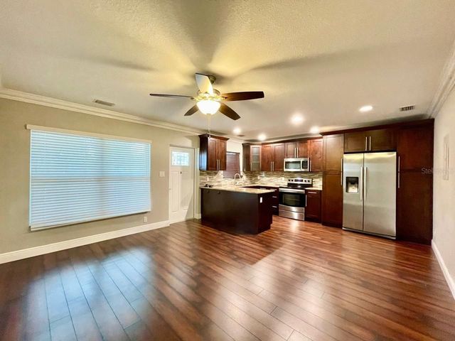 909 N EXCELDA AVENUE, Tampa, FL 33609