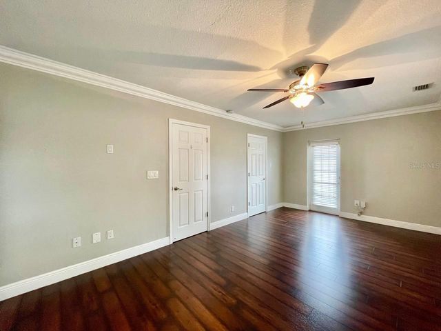 909 N EXCELDA AVENUE, Tampa, FL 33609