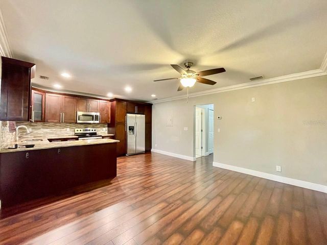 909 N EXCELDA AVENUE, Tampa, FL 33609