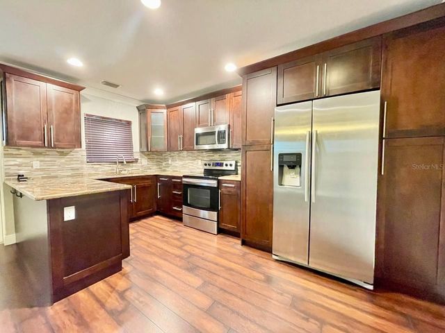 909 N EXCELDA AVENUE, Tampa, FL 33609