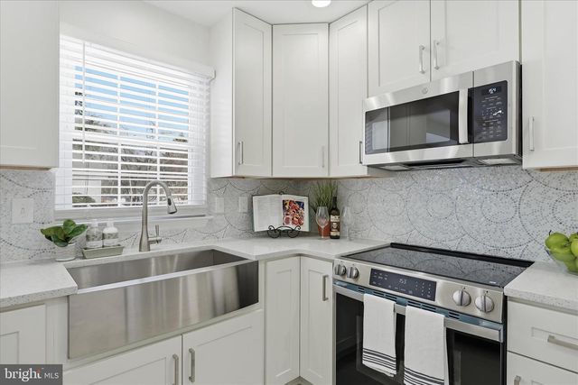 9500 WINDBEAT WAY, Columbia, MD 21046